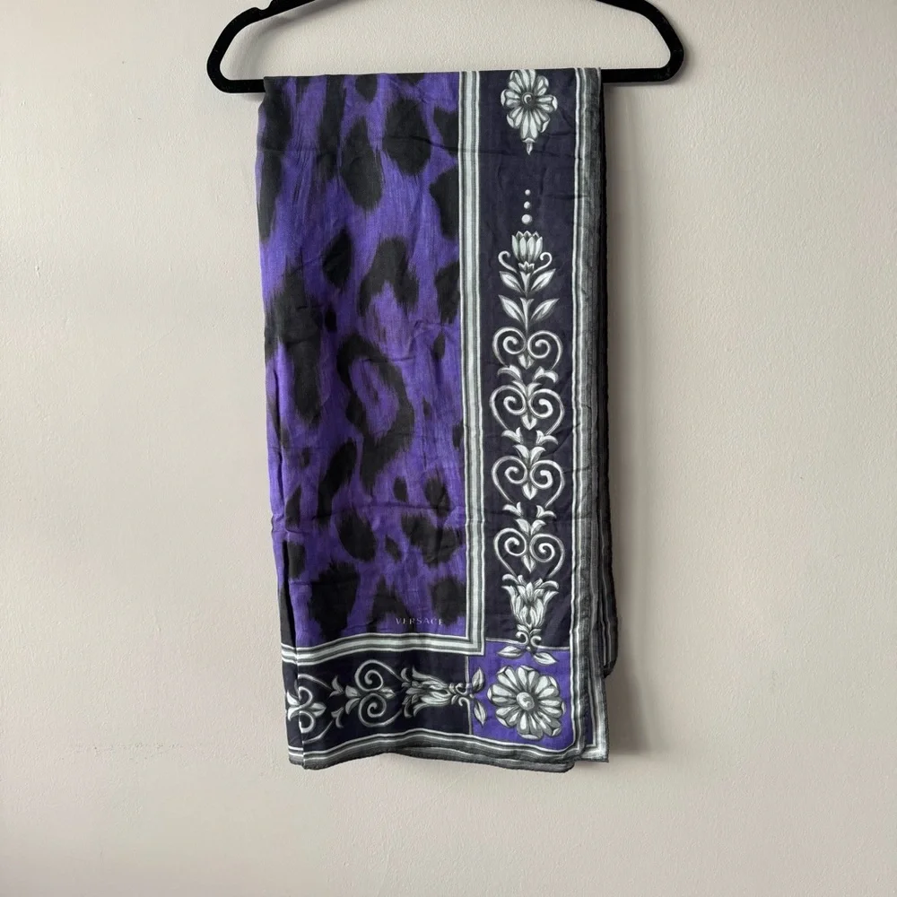 Versace Authentic Purple Leopard Print‎ Bordered Cashmere Blend Pashmina Scarf